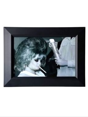Funny beauty salon woman smokin aqua net  hilarious retro vintage photos